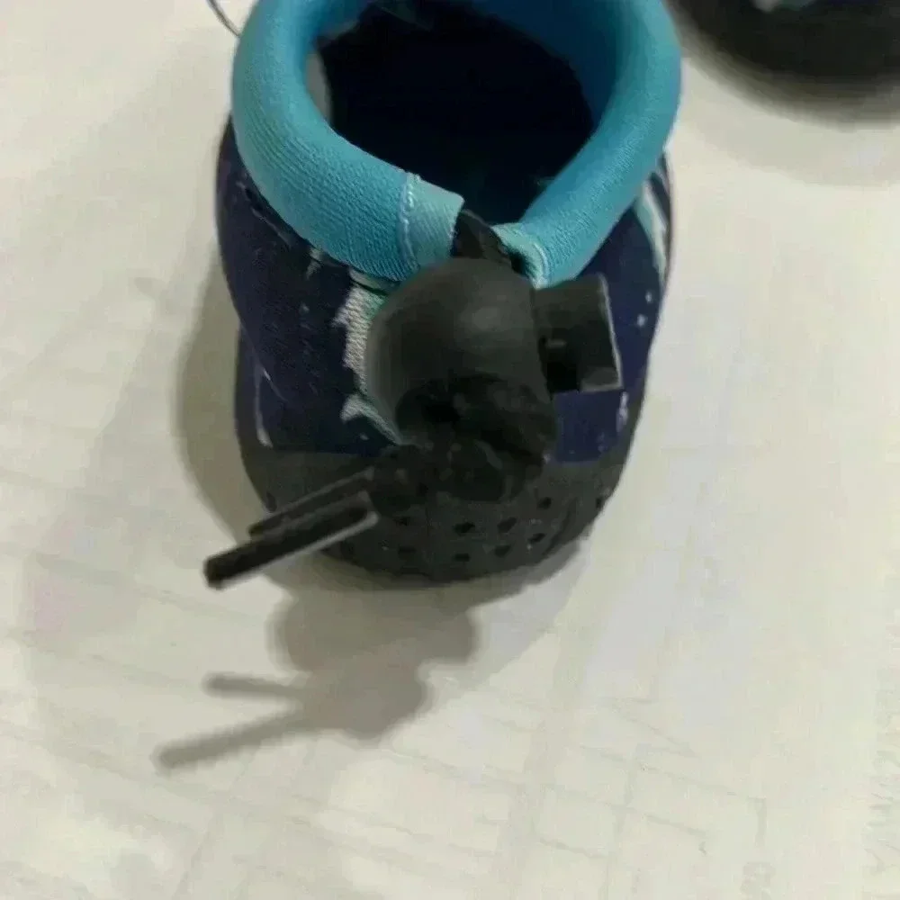 Tommy Bahamas swim shoes